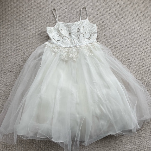 David's Bridal Ivory Floral Appliqué Spaghetti Strap Flower Girl Dress - Picture 2 of 7
